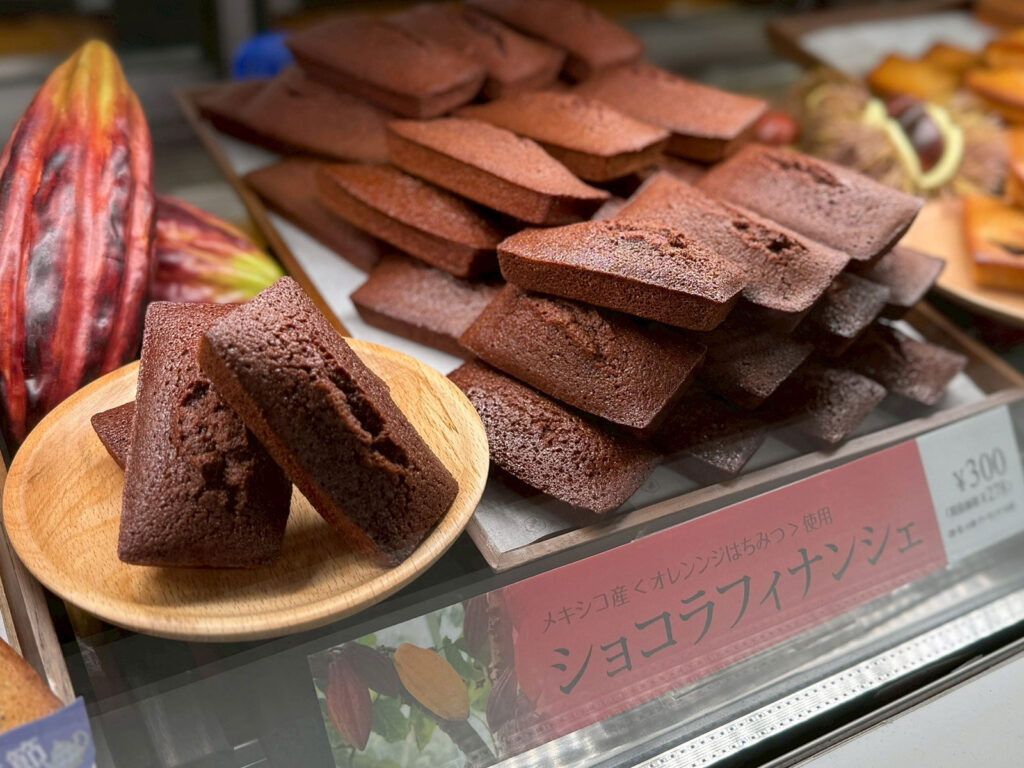 「パティスリーQBG」焼き立てはちみつフィナンシェ、JR蕨駅に期間限定出店！